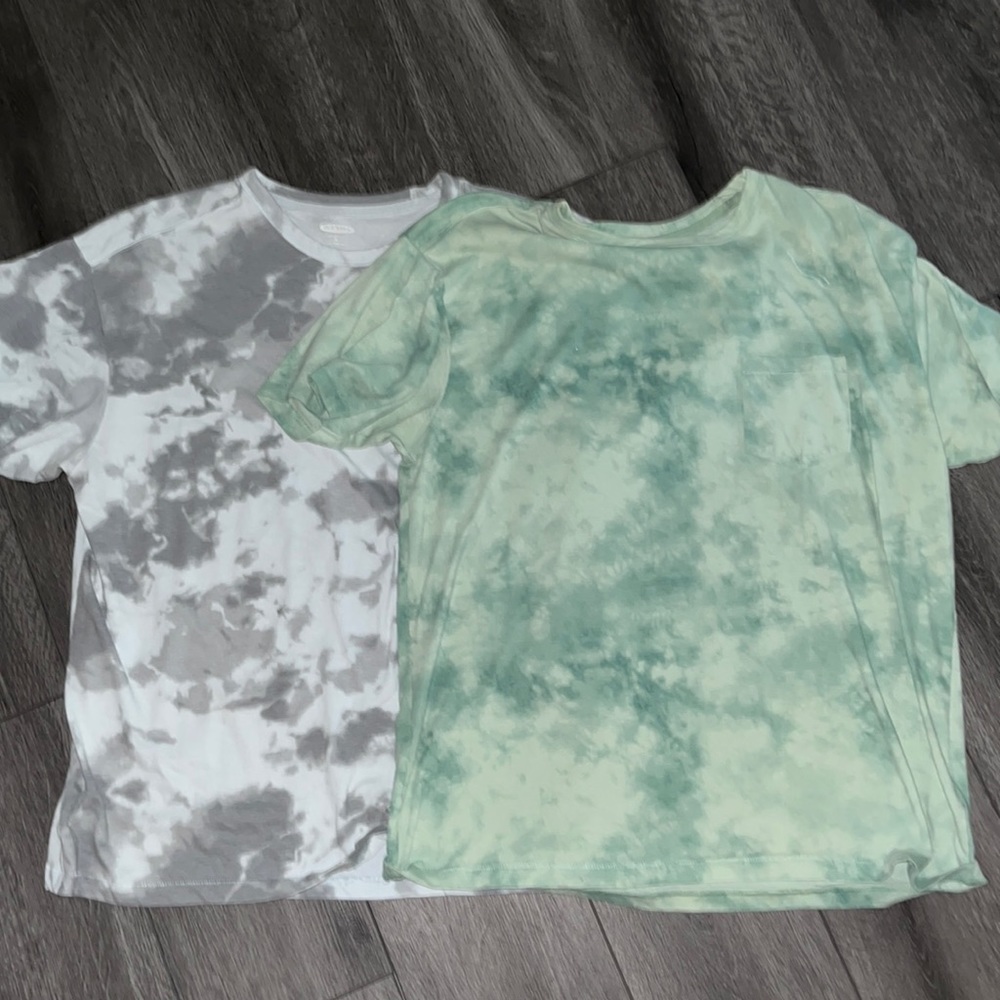 2 tees